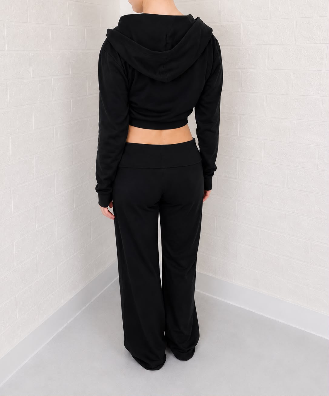 Siyah Fermuarlı Sweatshirt & Kıvrık Bel Pantolon Takımı - Görsel 4